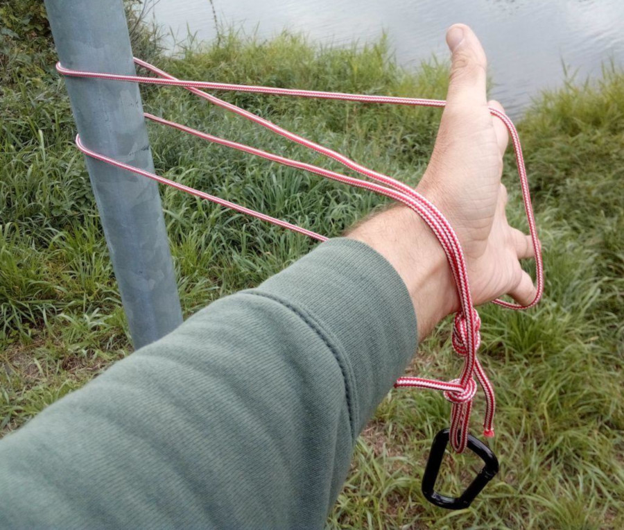 Mastwurf als Basis für den Prussik-Knoten binden